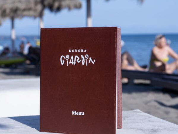 Classic Brown – kožni meni sa ušivenim koricama